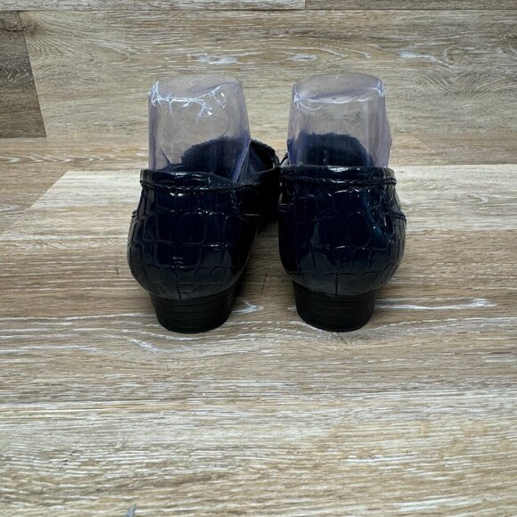 Michelle D Navy Blue Croc Print Loafer Women's Size 8 - Picture 3 of 10